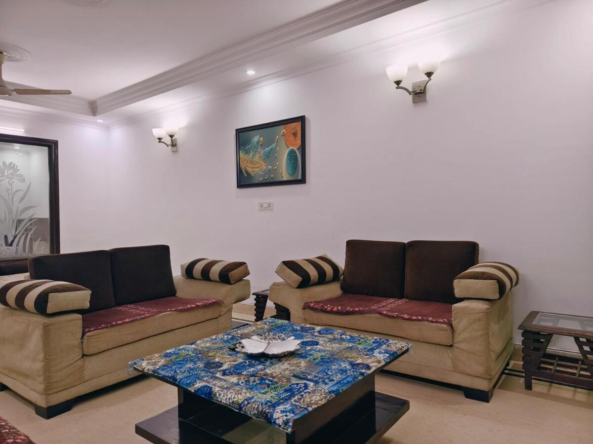 Hostmystay-3bhk In Gk3 ! Mblck Appartement