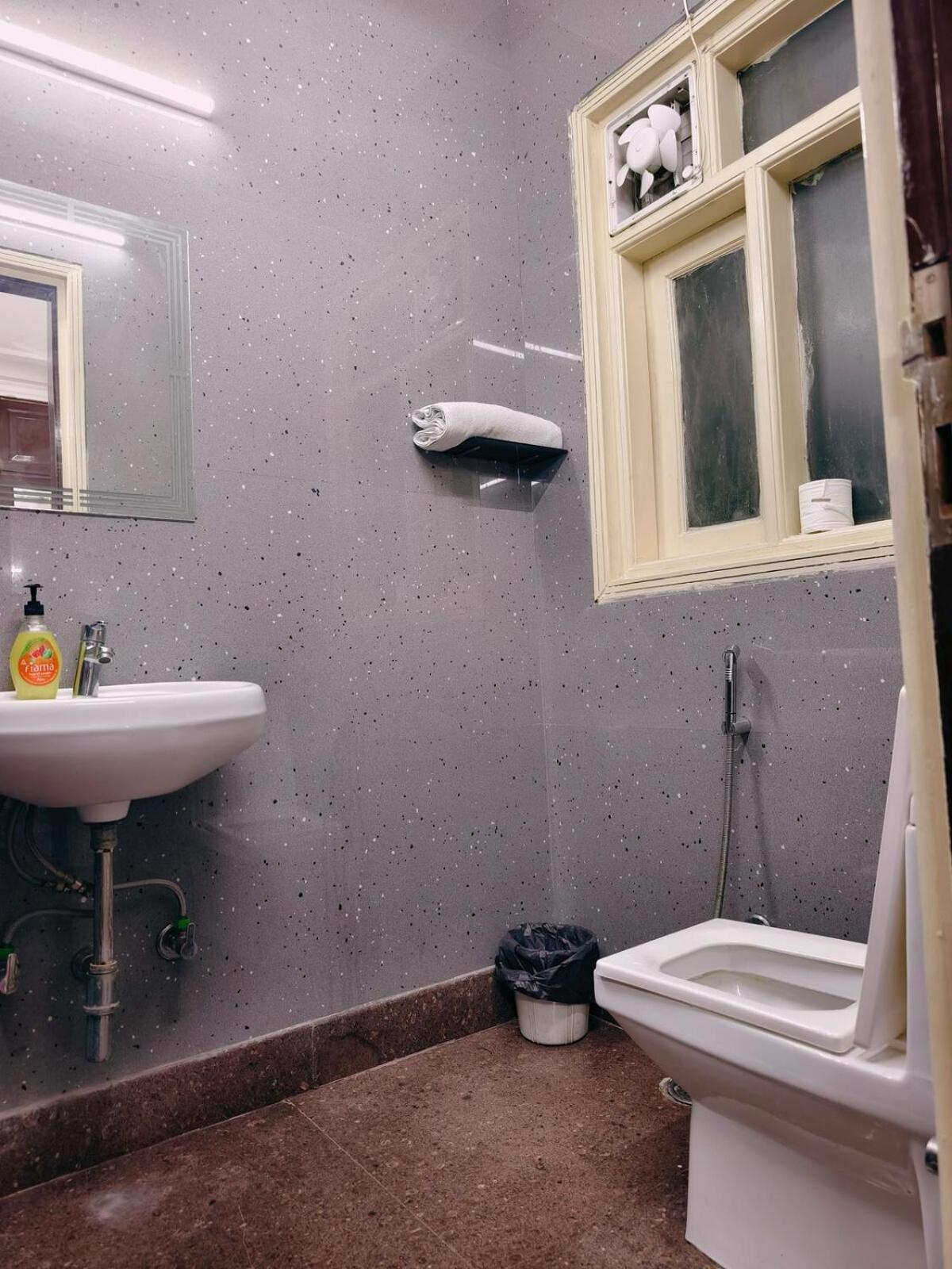 Hostmystay-3bhk In Gk3 ! Mblck Appartement